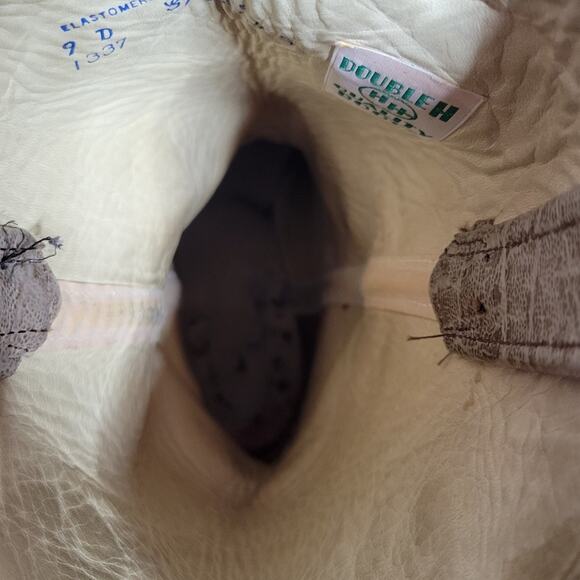 Double H Wingtip Tan & Brown Cowboy Boots, size 9D - Picture 7 of 11